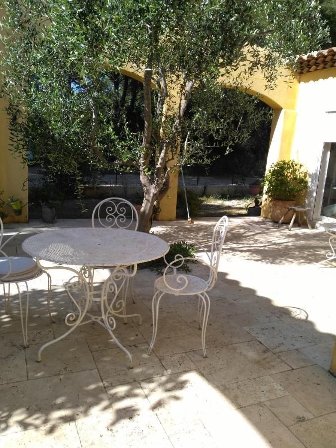 Chambres De La Terre Blanche Sanary-sur-Mer Exterior foto