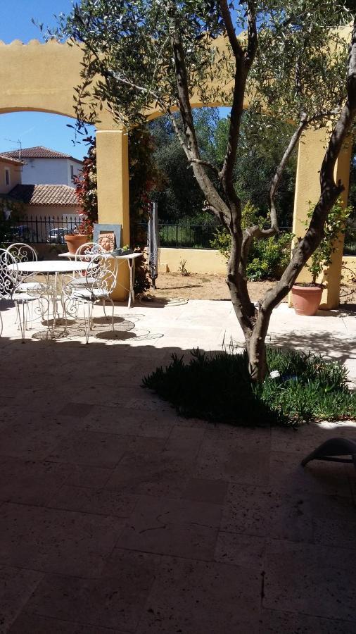 Chambres De La Terre Blanche Sanary-sur-Mer Exterior foto