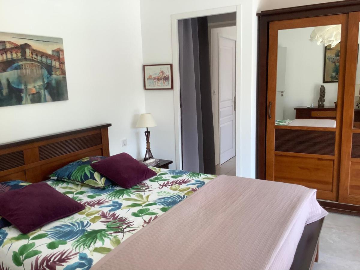 Chambres De La Terre Blanche Sanary-sur-Mer Exterior foto
